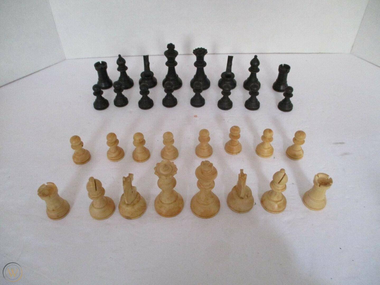 Vintage carved wooden chess game 1 1b70851dc4be9887da4b9f602b2ad022