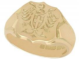 When to Gift a Signet Ring