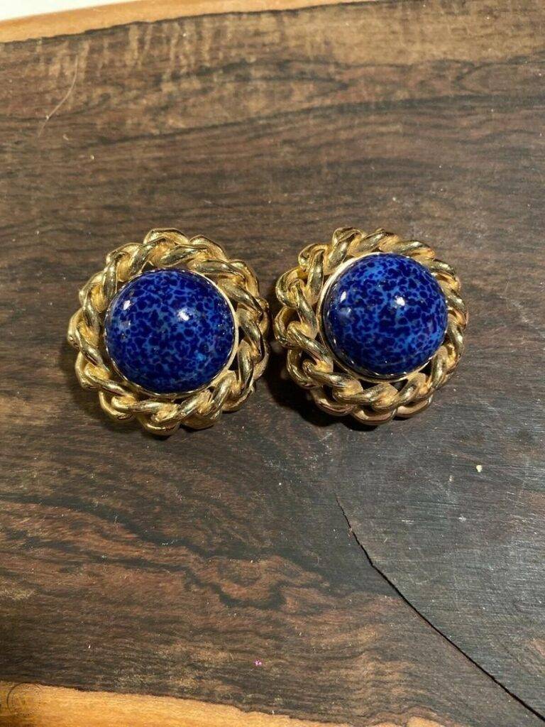 Vintage estate large 1980s power dressing silver tone and blue glass cabochon costume stud clip on earrings jewelry jewellery UK seller