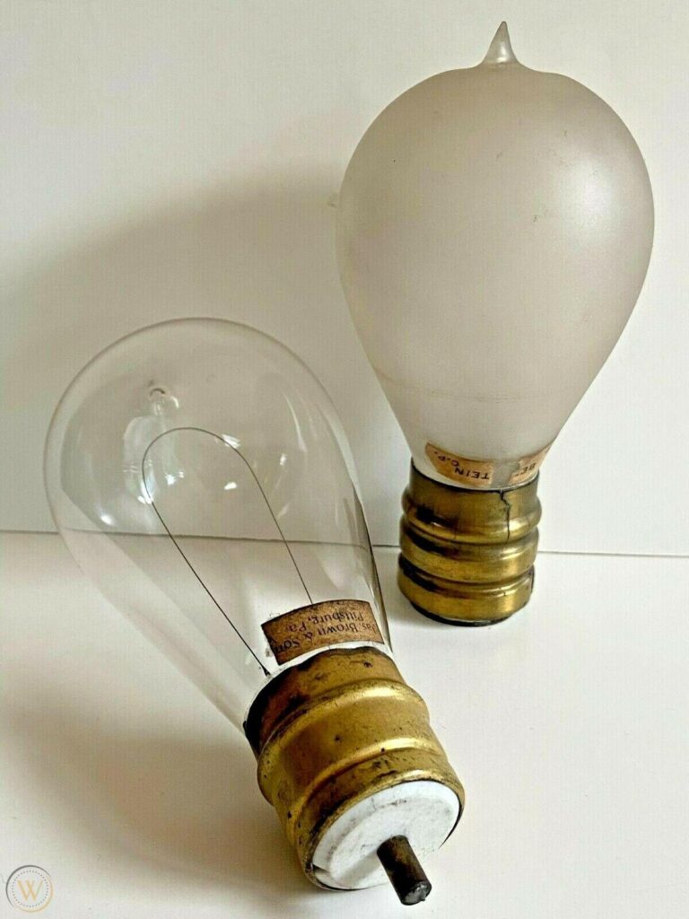 Early 1900s antique light bulbs 1 a9cd6dabcef0553c108b8d197bb64c0e