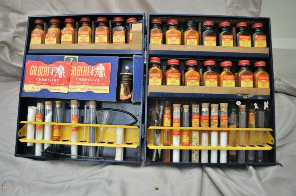 Vintage 1950s gilbert chemistry set 1 cb5f4a328f8981825f89a5e6dffbc8bf 2