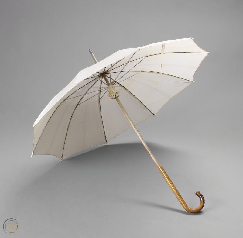 Marilyn monroe used umbrella 376 eb43bbbdc531e38536780c71e9073e58 1