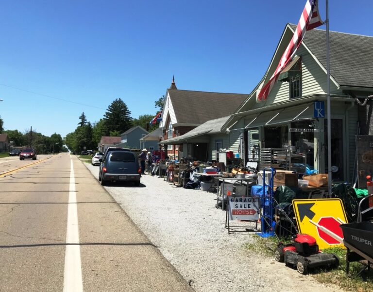 The National Road/Route 40 Yard Sale is a Road Trip Treasure Hunt