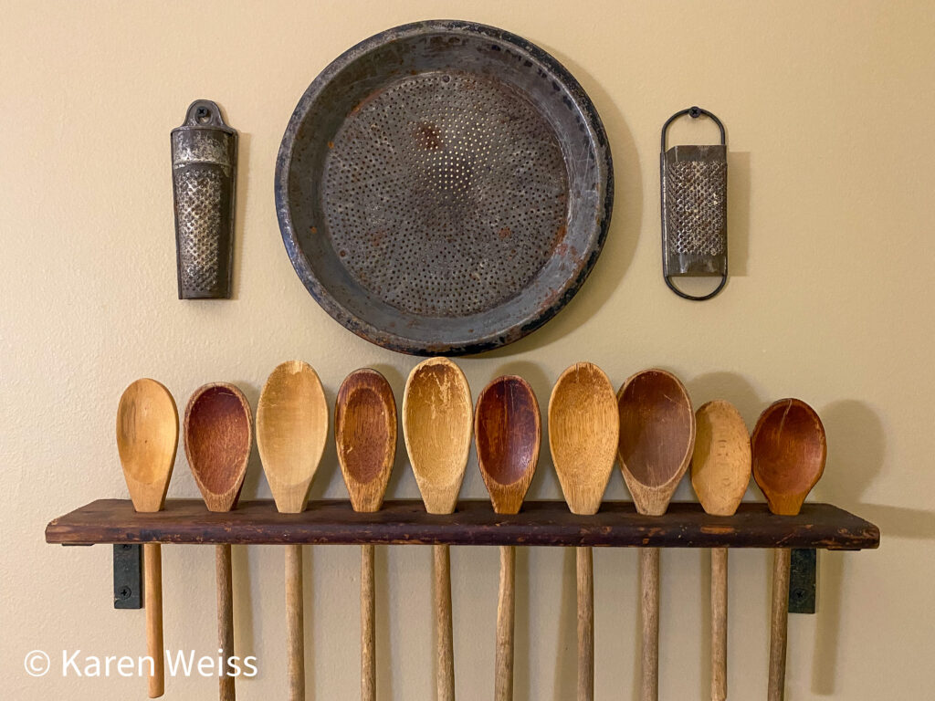 kitchen gadgets décor wooden spoons